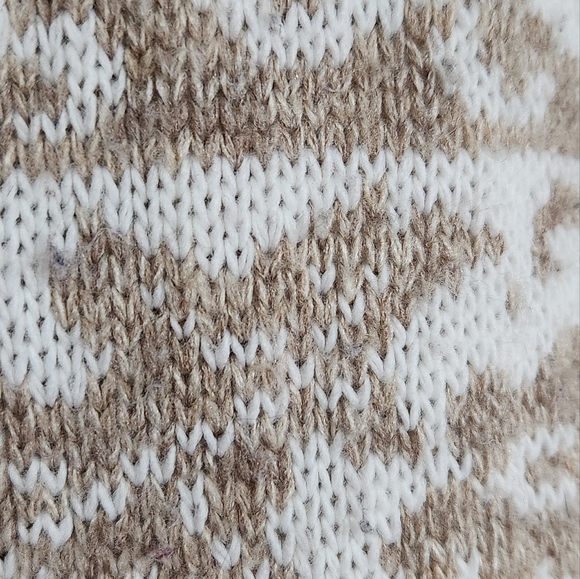 Adele Knitwear Oversized Turtleneck Sweater - Picture 3 of 5